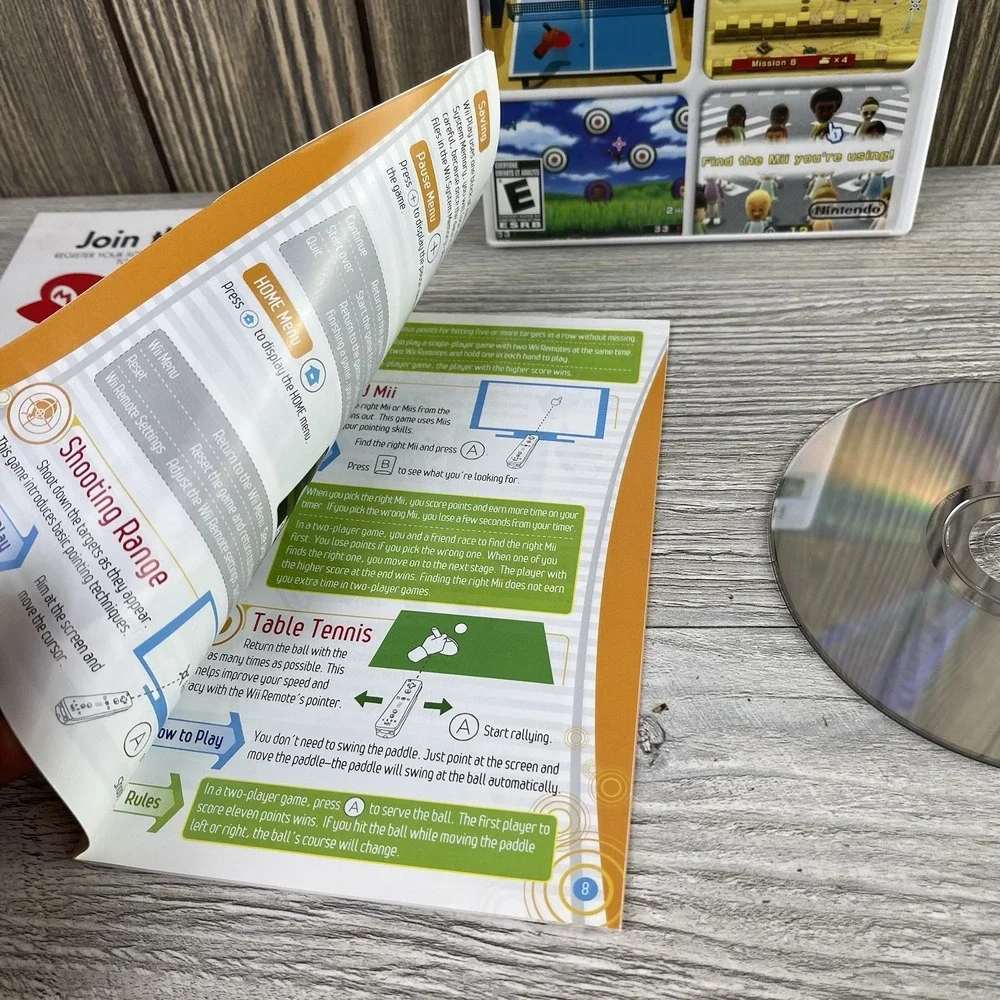 Wii Play Nintendo Game Disc, Case and Manual!  Tested Working